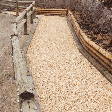 ウッドチップ舗装